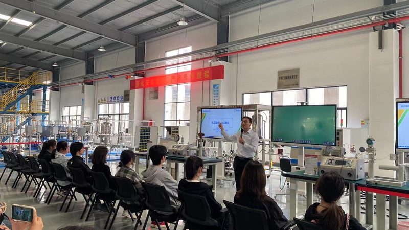 广州化工产品代理，如何选择正规公司？**